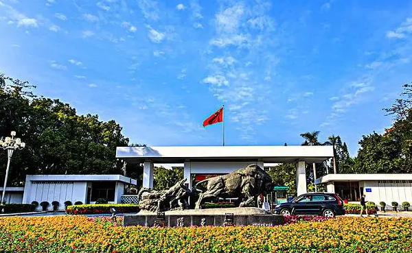 深圳市委書記孟凡利蒞臨鯤云科技等企業(yè)，開展主題教育調(diào)查研究工作